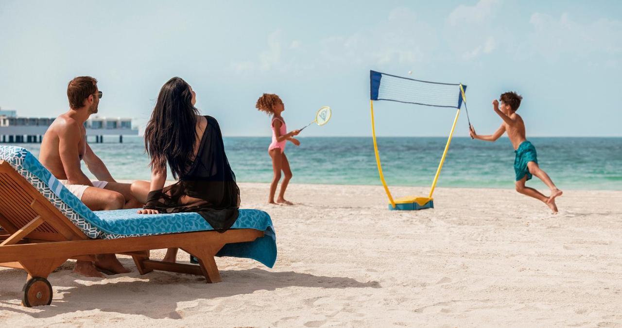Jumeirah Beach Hotel Dubai Exterior foto Badminton on the beach