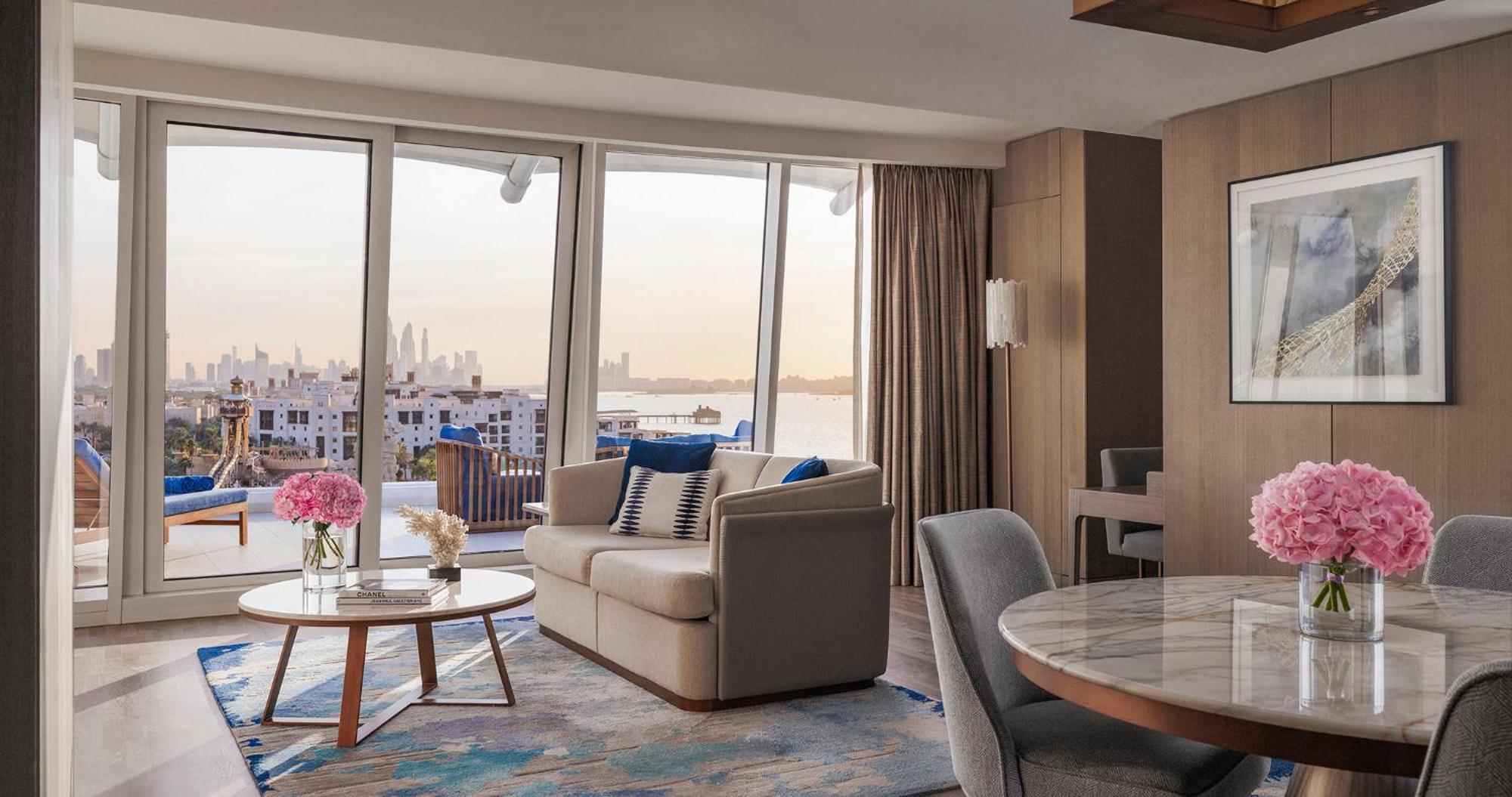 Jumeirah Beach Hotel Dubai Cameră foto A suite at the hotel